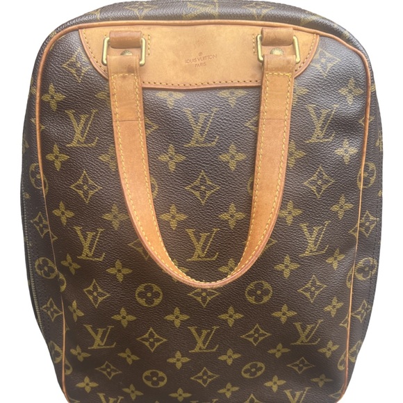 🔥🔥🔥LV Excursion gorgeous bag 🔥🔥🔥 - Picture 10 of 13